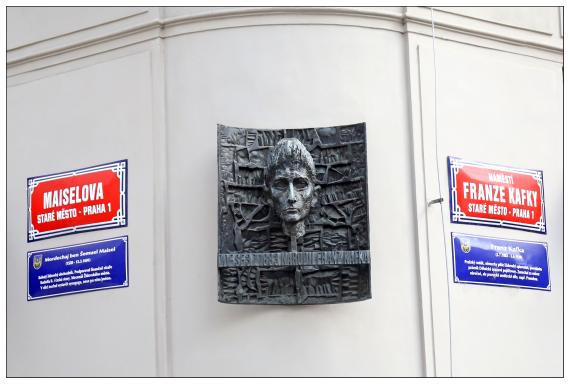 Gedenktafel am Geburtshaus von Franz Kafka