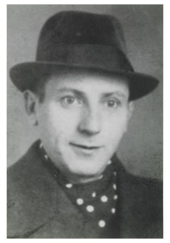 Photograph of Hirsch Lewin from March 1941