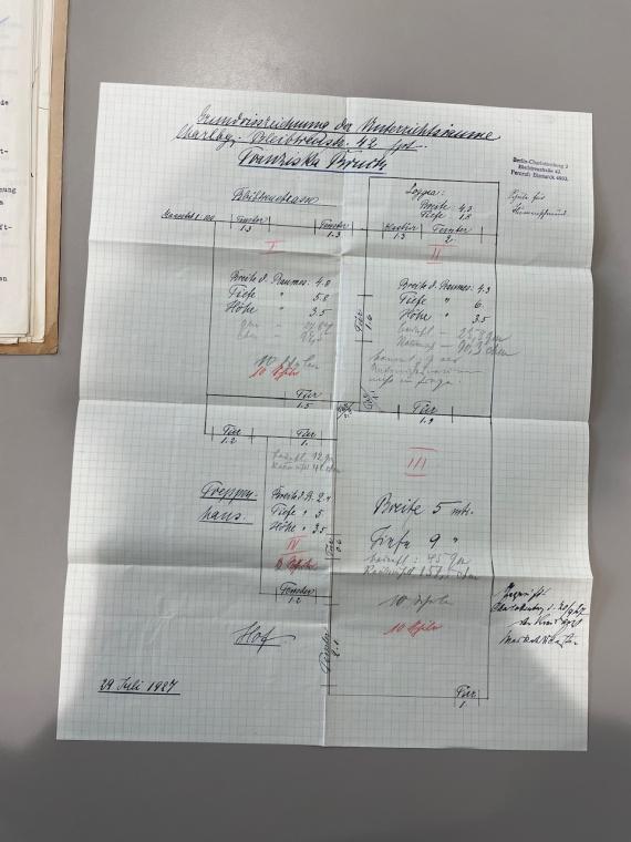 Eine Grundrisszeichung zeigt 4 Räume der Blumenschule Franziska Bruck.