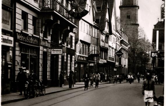 Ansichtskarte Heilbronn - Sülmerstraße Historische Ansichtskarte Heilbronn - Sülmerstraße - aus der Zeit um 1930 - Ausschnittvergrößerung - Blick auf verschiedene Geschäfte in der Sülmerstraße