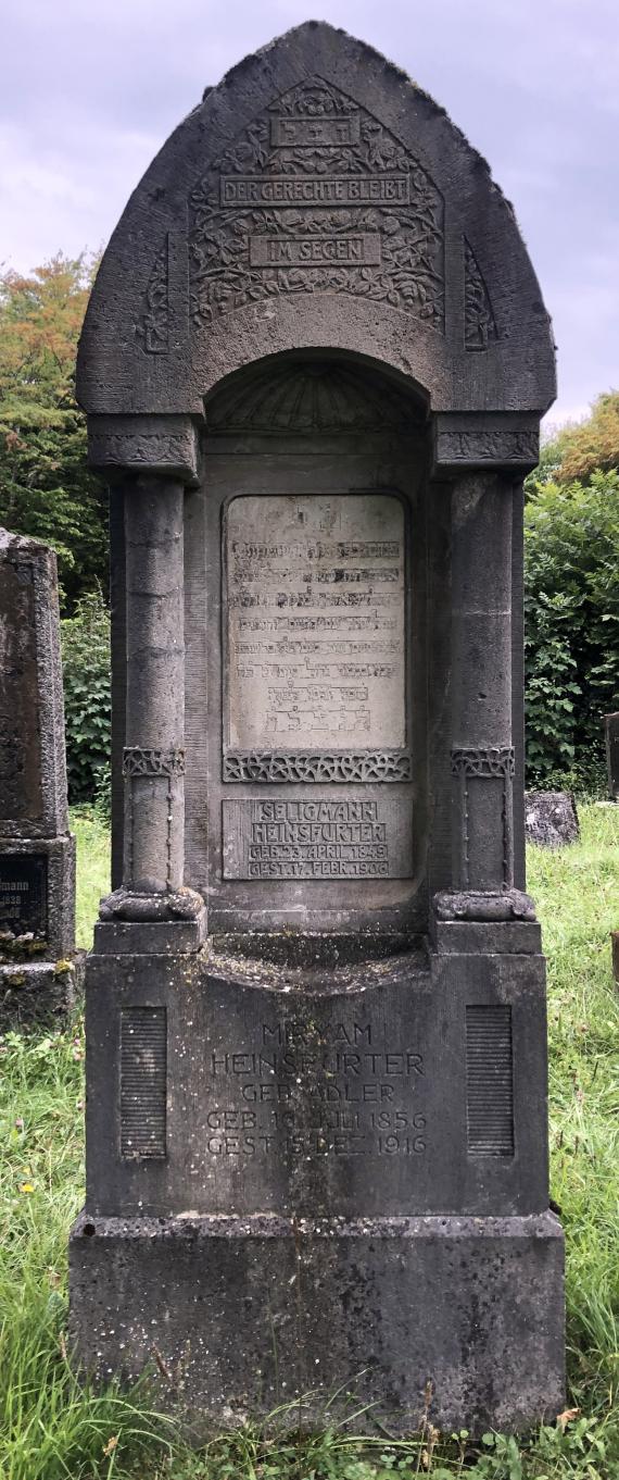 Jewish cemetery Crailsheim - Gravestone Seligmann and Miryam Heinsfurther - Flower tendrils with memorial saying