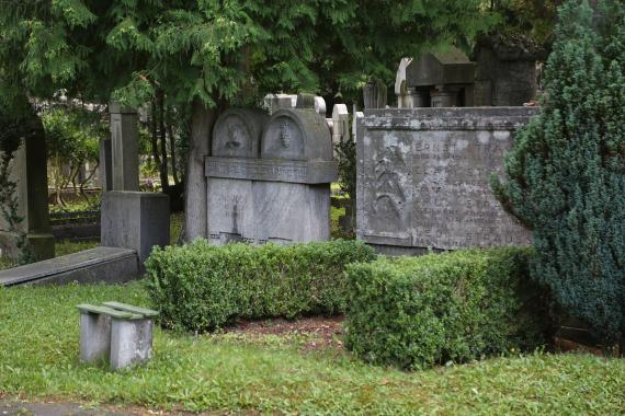 Gravestone at the old Israelite cemetery