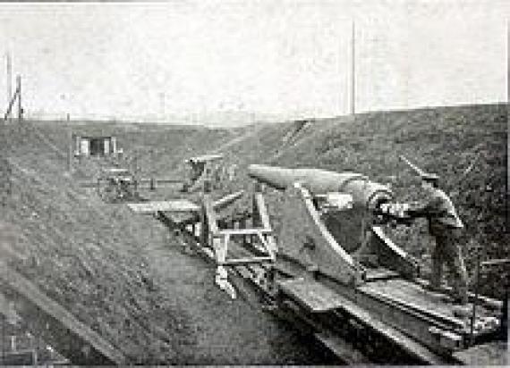 Dillingen, Alter Schießplatz mit 21cm-Geschütz zur Erprobung von Panzerplatten, um 1900 Dillingen, Alter Schießplatz mit 21cm-Geschütz zur Erprobung von Panzerplatten, um 1900