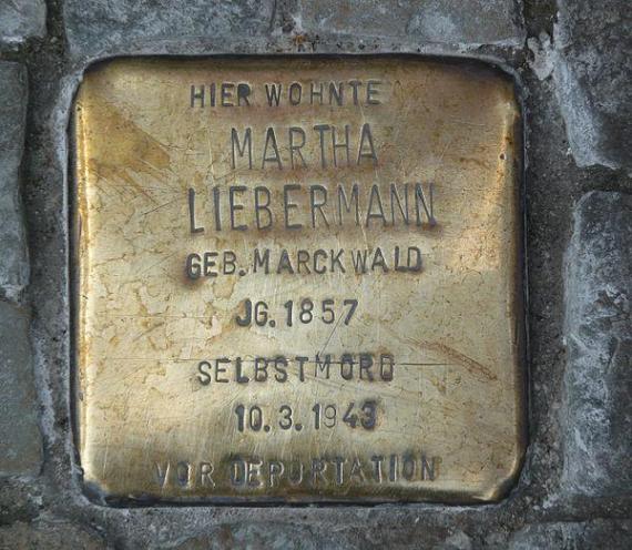 https://upload.wikimedia.org/wikipedia/commons/thumb/1/17/Liebermann%2C_Martha_Stolperstein.JPG/600px-Liebermann%2C_Martha_Stolperstein.JPG