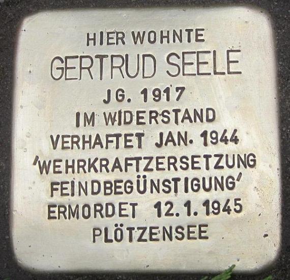 https://upload.wikimedia.org/wikipedia/commons/thumb/7/7c/Seele-Stolperstein-kl.jpg/600px-Seele-Stolperstein-kl.jpg