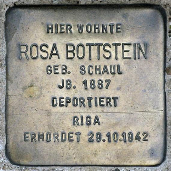 https://upload.wikimedia.org/wikipedia/commons/thumb/f/fd/Stolperstein.Alt-Hohensch%C3%B6nhausen.Gro%C3%9Fe-Leege-Stra%C3%9Fe_48.Rosa_Bottstein.6201.jpg/600px-Stolperstein.Alt-Hohensch%C3%B6nhausen.Gro%C3%9Fe-Leege-Stra%C3%9Fe_48.Rosa_Bottstein.6201.jpg