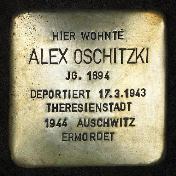 https://upload.wikimedia.org/wikipedia/commons/thumb/4/47/Stolperstein.Friedrichshain.Oderstra%C3%9Fe_9.Alex_Oschitzki.0169.jpg/600px-Stolperstein.Friedrichshain.Oderstra%C3%9Fe_9.Alex_Oschitzki.0169.jpg