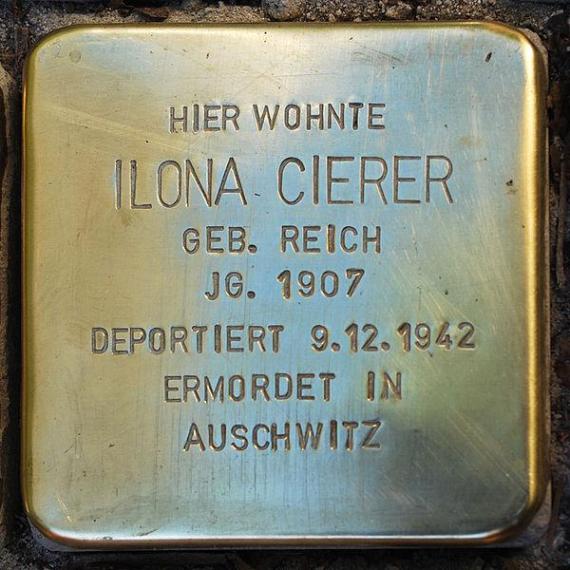 https://upload.wikimedia.org/wikipedia/commons/thumb/4/4b/Stolperstein.Mitte.Keibelstra%C3%9Fe_5.Ilona_Cierer.5133.jpg/600px-Stolperstein.Mitte.Keibelstra%C3%9Fe_5.Ilona_Cierer.5133.jpg