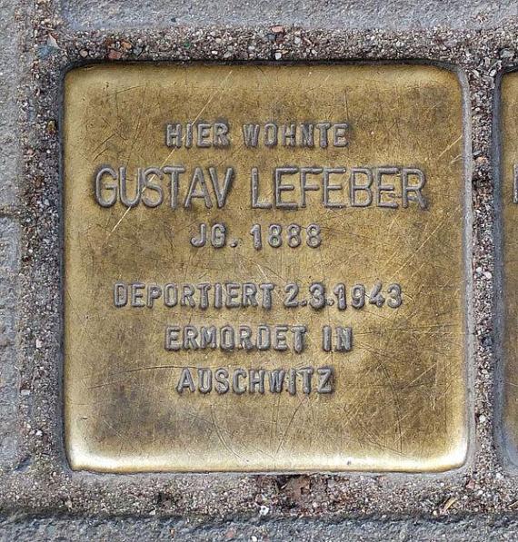 https://upload.wikimedia.org/wikipedia/commons/thumb/f/f2/Stolperstein_Gustav_Lefeber.jpg/600px-Stolperstein_Gustav_Lefeber.jpg