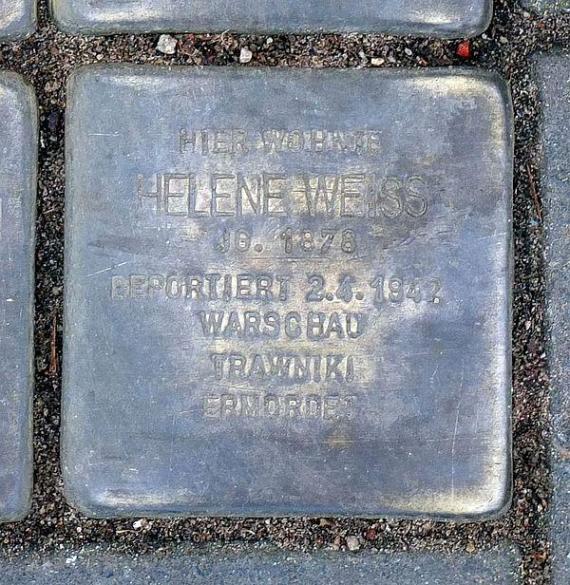 https://upload.wikimedia.org/wikipedia/commons/thumb/e/ed/Stolperstein_Helene_Wei%C3%9F.jpg/600px-Stolperstein_Helene_Wei%C3%9F.jpg