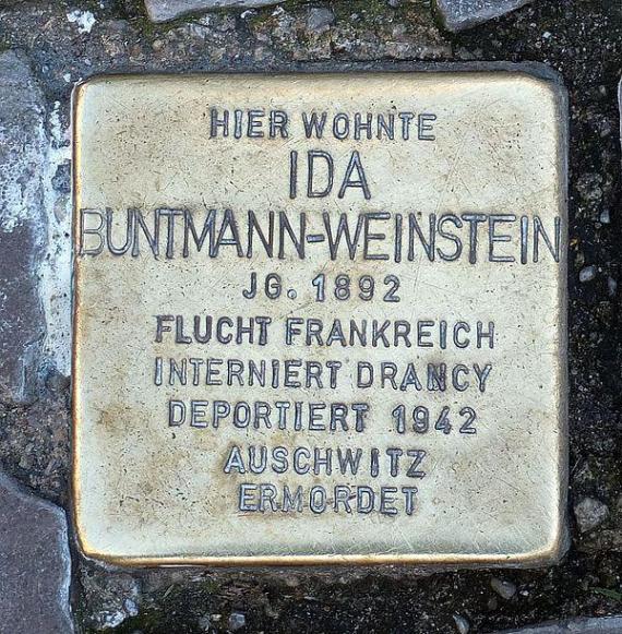 https://upload.wikimedia.org/wikipedia/commons/thumb/2/26/Stolperstein_Ida_Buntmann-Weinstein.jpg/600px-Stolperstein_Ida_Buntmann-Weinstein.jpg