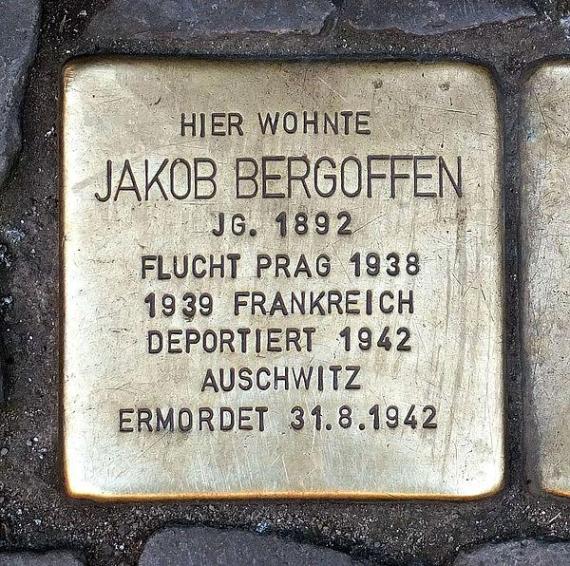 https://upload.wikimedia.org/wikipedia/commons/thumb/c/ca/Stolperstein_Jakob_Bergoffen.jpg/600px-Stolperstein_Jakob_Bergoffen.jpg