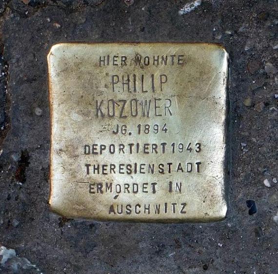 https://upload.wikimedia.org/wikipedia/commons/thumb/6/63/Stolperstein_Philip_Kozower.jpg/600px-Stolperstein_Philip_Kozower.jpg