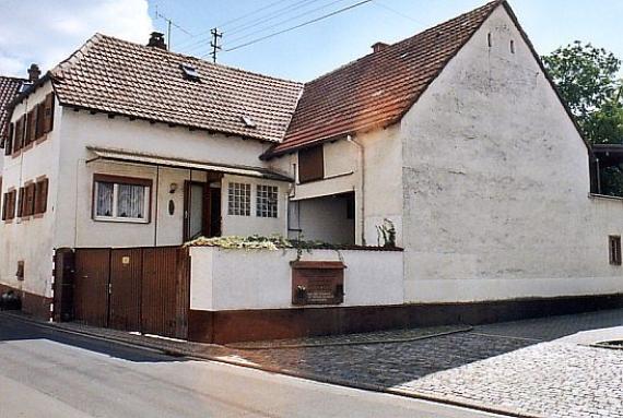 Standort der ehemaligen Synagoge Albersweiler (September 2004)