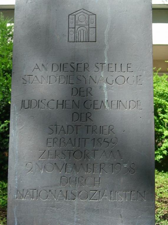 Gedenktafel am Standort der Synagoge