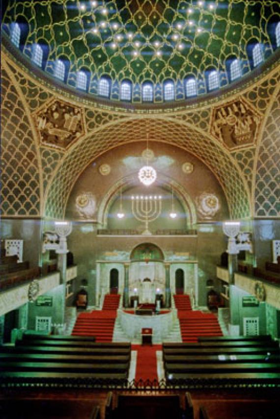 Augsburg, alte Synagoge, Blick zum Toraschrein