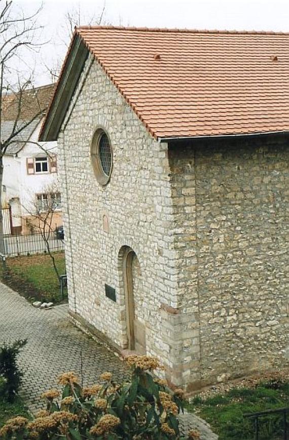 Ehemalige Synagoge in Bechtheim, 1855-1874 Synagoge, 1895-1962 Kleinkinderschule, seit 1962 Evangelisches Gemeindehaus.