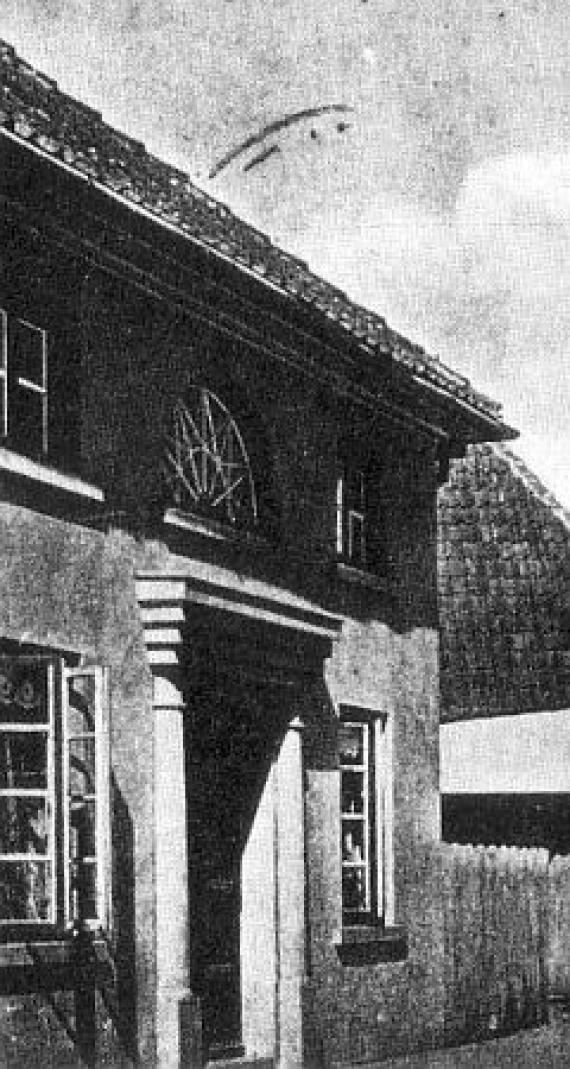 Die Synagoge in der Langen Straße in Berne (eingeweiht 18./19. August 1840), 1937 geschlossen und zu einem Wohnhaus umgebaut (Foto vor 1938).