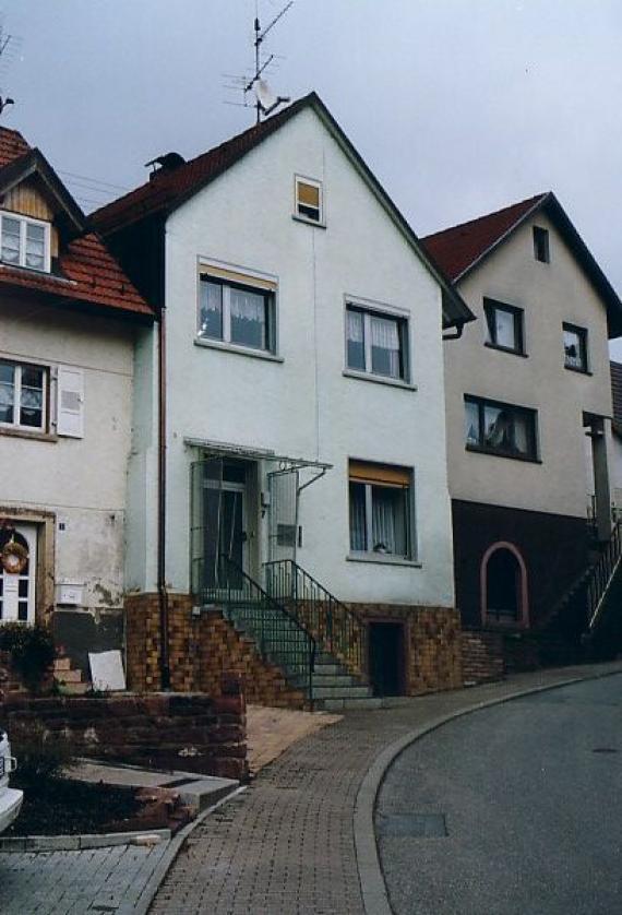 The building of the former synagogue in Binau