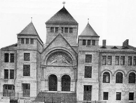 Black and white photo of synagogue in Bingen before 1938