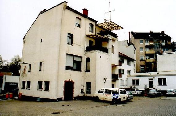 Aktuelles Foto der Rückseite des ehemaligen Gebäudes der ehemaligen Synagoge Bingen. Aktuell ist es in der Nutzung der Feuerwehr