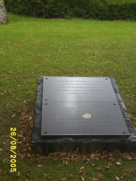 Memorial stone / plaque