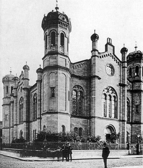Die Synagoge der Religionsgemeinde Darmstadt, erbaut 1875-76. The synagogue of the religious community of Darmstadt, built in 1875-76.