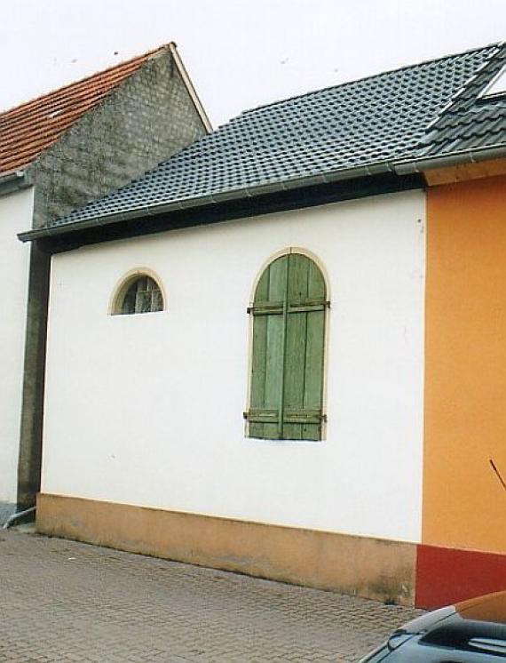 Die ehemalige Synagoge in Dolgesheim, heute Lagerhalle (Schollergasse 3)