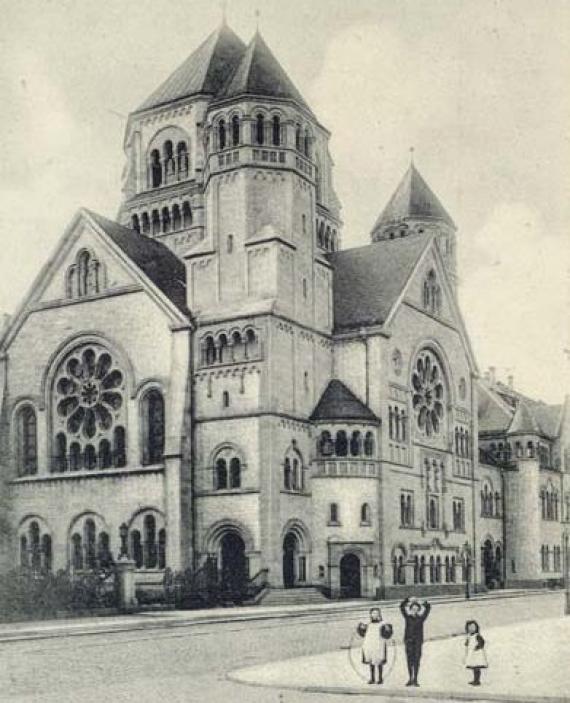 The synagogue in Düsseldorf (Kasernenstraße)