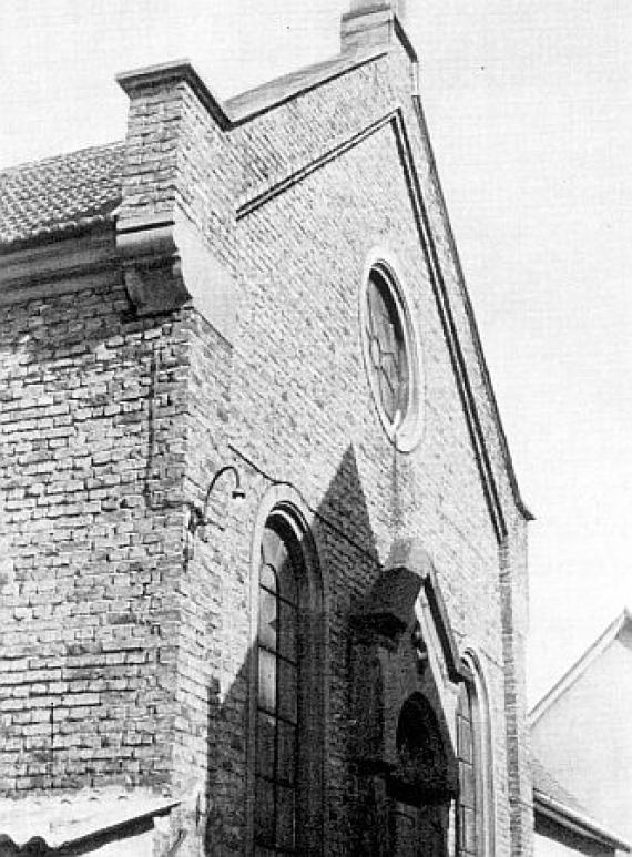 Die ehemalige Synagoge in Eich (Altrheinstr. 20), 1890 erbaut, 1936 verkauft und als Lagerraum verwendet.