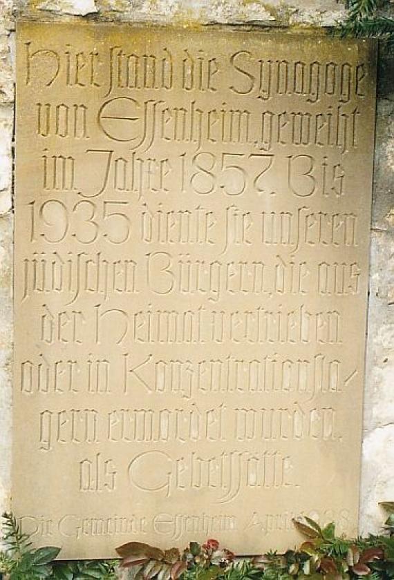 Memorial plaque at the synagogue square in Essenheim (at the end of Klappergasse)