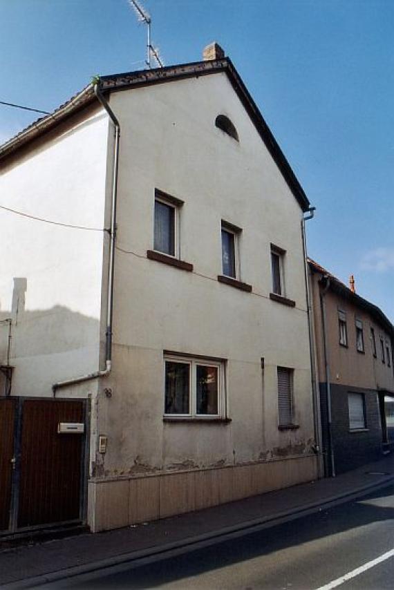 Das ehemalige Synagogengebäude in Gau-Odernheim Anfang August 2005