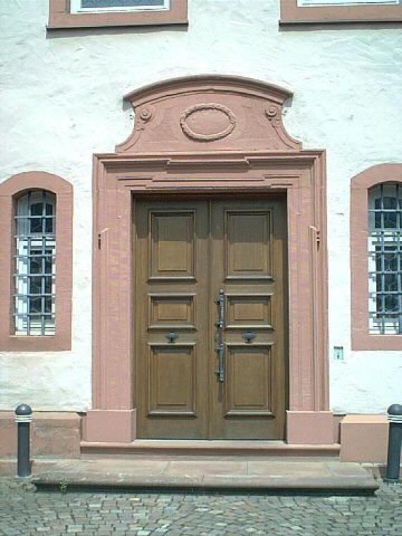 Entrance portal to the former synagogue in Gelnhausen