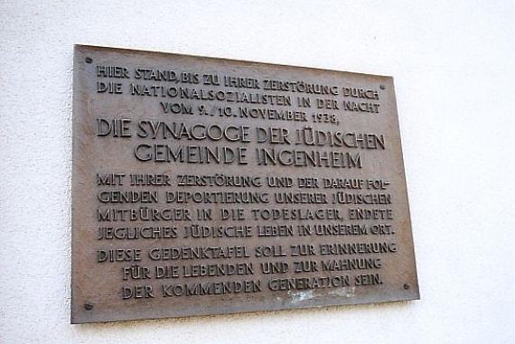 Memorial plaque for the former synagogue in Ingenheim (September 2004)