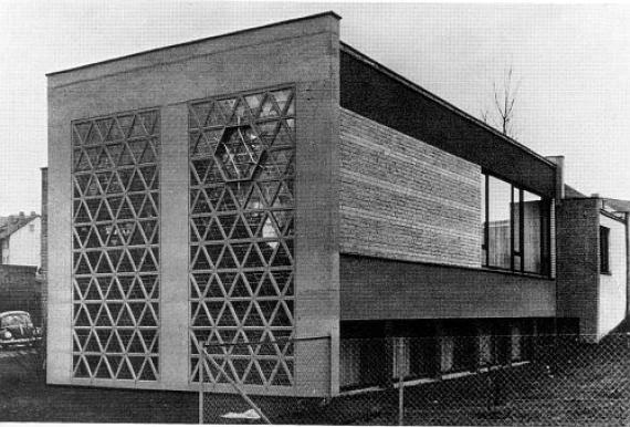 Die 1965 eingeweihte Synagoge in der Bremer Straße (nahe der Unteren Königstraße)