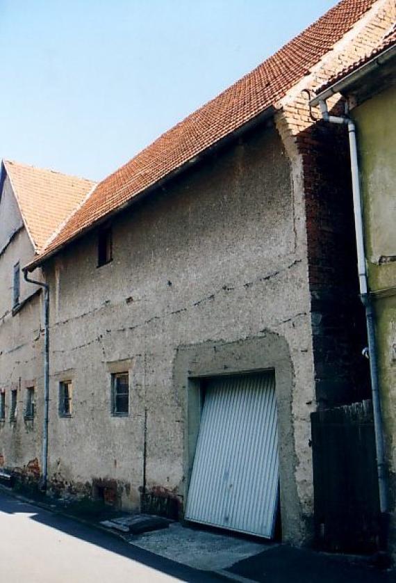 Standort der Synagoge 2004 - an Stelle der Synagoge wurde eine Scheune gebaut