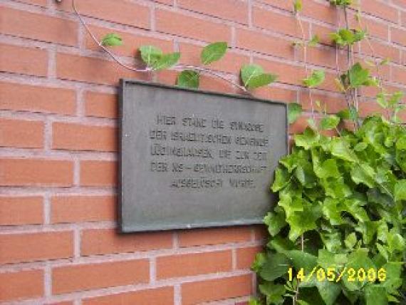 Commemorative plaque