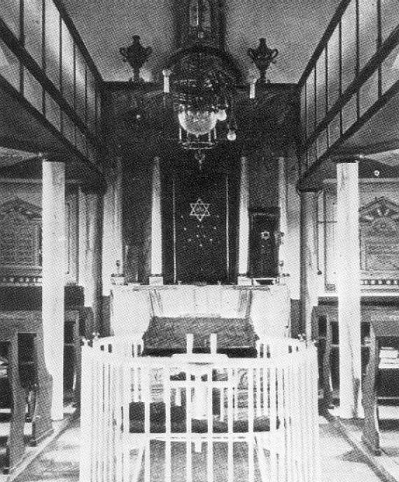 Innenaufnahme der 1938 zerstörten Synagoge in Lampertheim