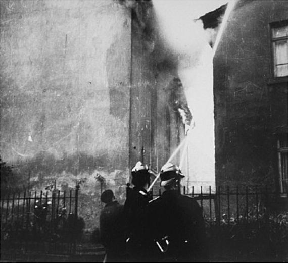 Burning synagogue in Oberramstadt November 1938