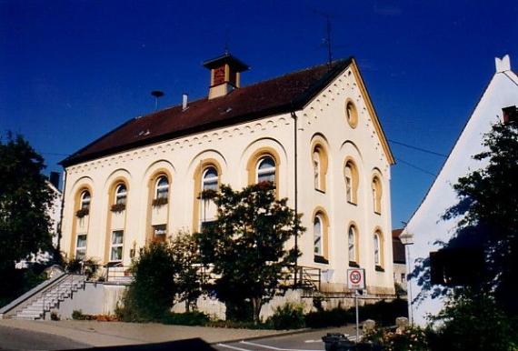 Die ehemalige Synagoge in Pflaumloch 2004