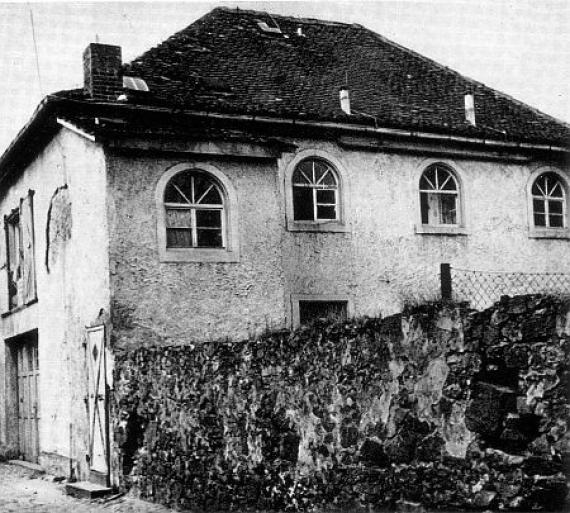 The former synagogue in Pfungstadt in the 1960s (before renovation).