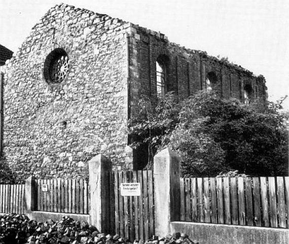 Die Ruine der ehemalige Synagoge in Schierstein, vermutlich Anfang der 1960er-Jahre