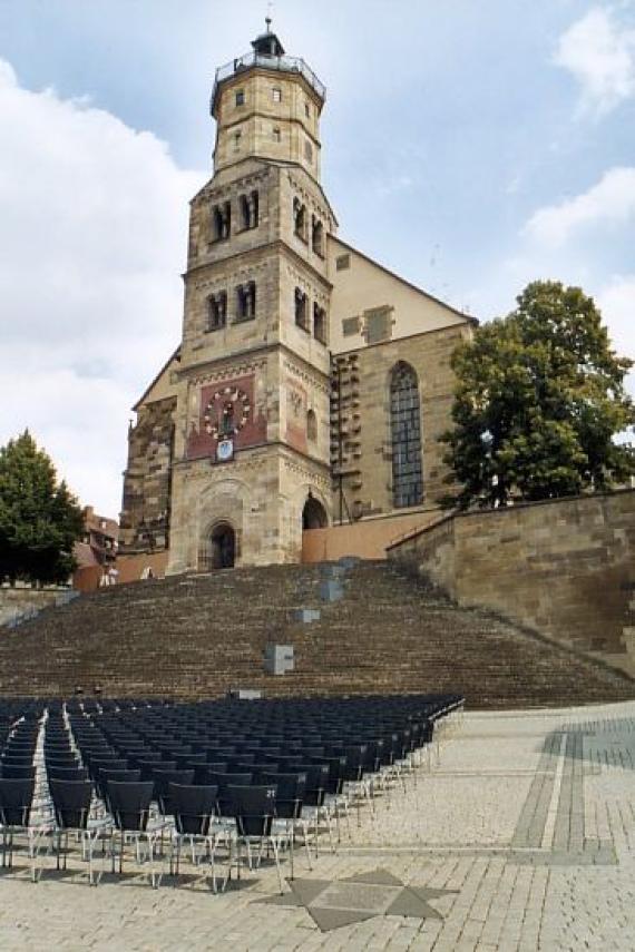 Place of the burning of the synagogue inventory during the November pogrom 1938 in front of St. Michael's Church in Schwäbisch Hall (marked by Star of David and inscription; taken up August 2004)