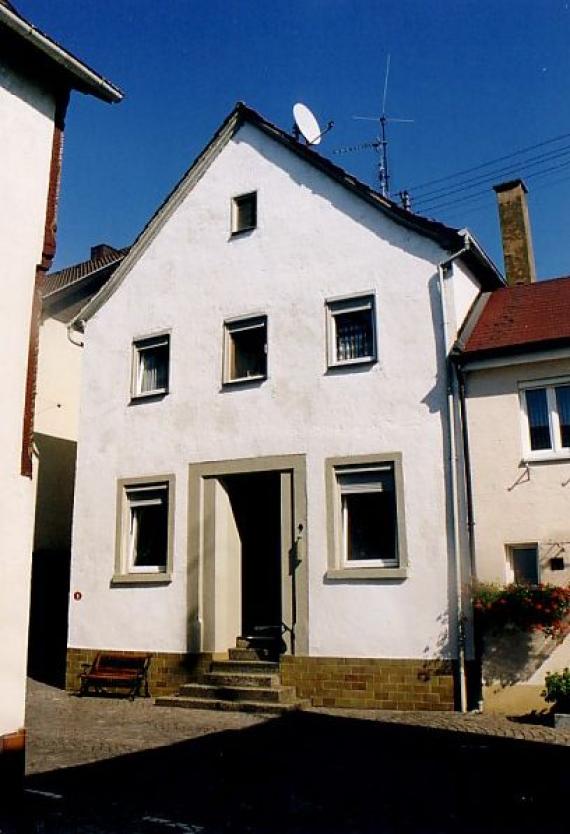 The former synagogue in Tauberbischofsheim (September 2003)