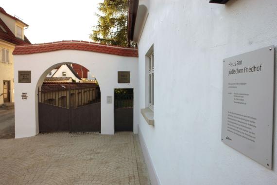 Entrance to the cemetery