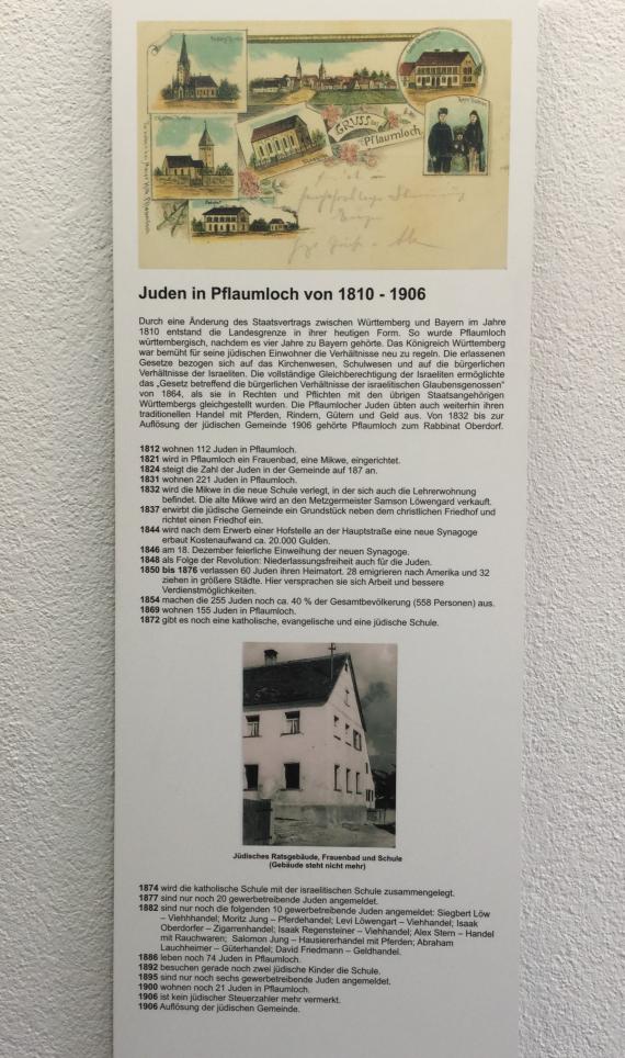 Information board of the permanent exhibition on the history of the Jewish community of Pflaumloch in the Pflaumloch town hall -.
Jews in Pflaumloch from 1810 - 1906