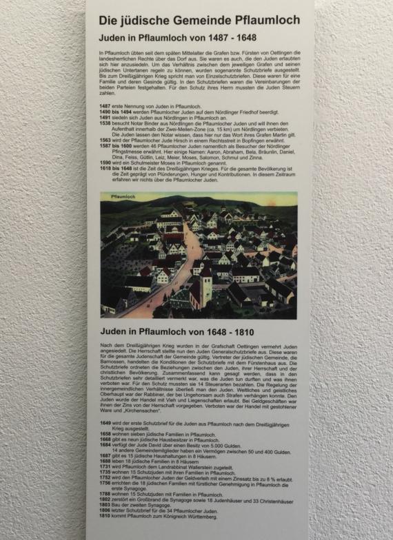 Information panel of the permanent exhibition on the history of the Jewish community of Pflaumloch in Pflaumloch town hall -.
The Jewish community in Pflaumloch