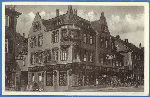 Historical picture postcard showing the Goeppingen "Wohlwert" department store, mailed on April 17, 1932