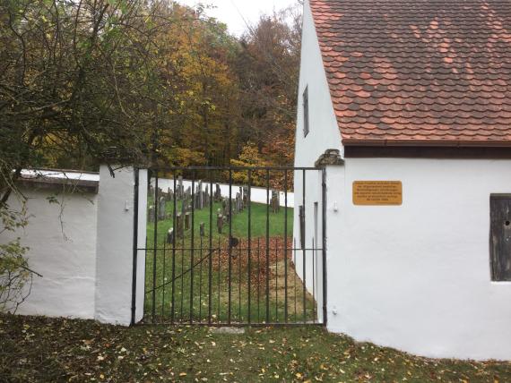 Jewish cemetery Mönchsdeggingen - entrance gate to the cemetery