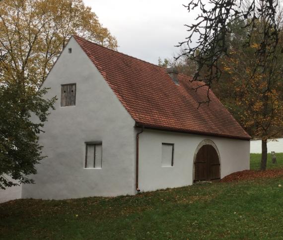 Jüdischer Friedhof Mönchsdeggingen - Taharahaus -  Nord- und Südseite